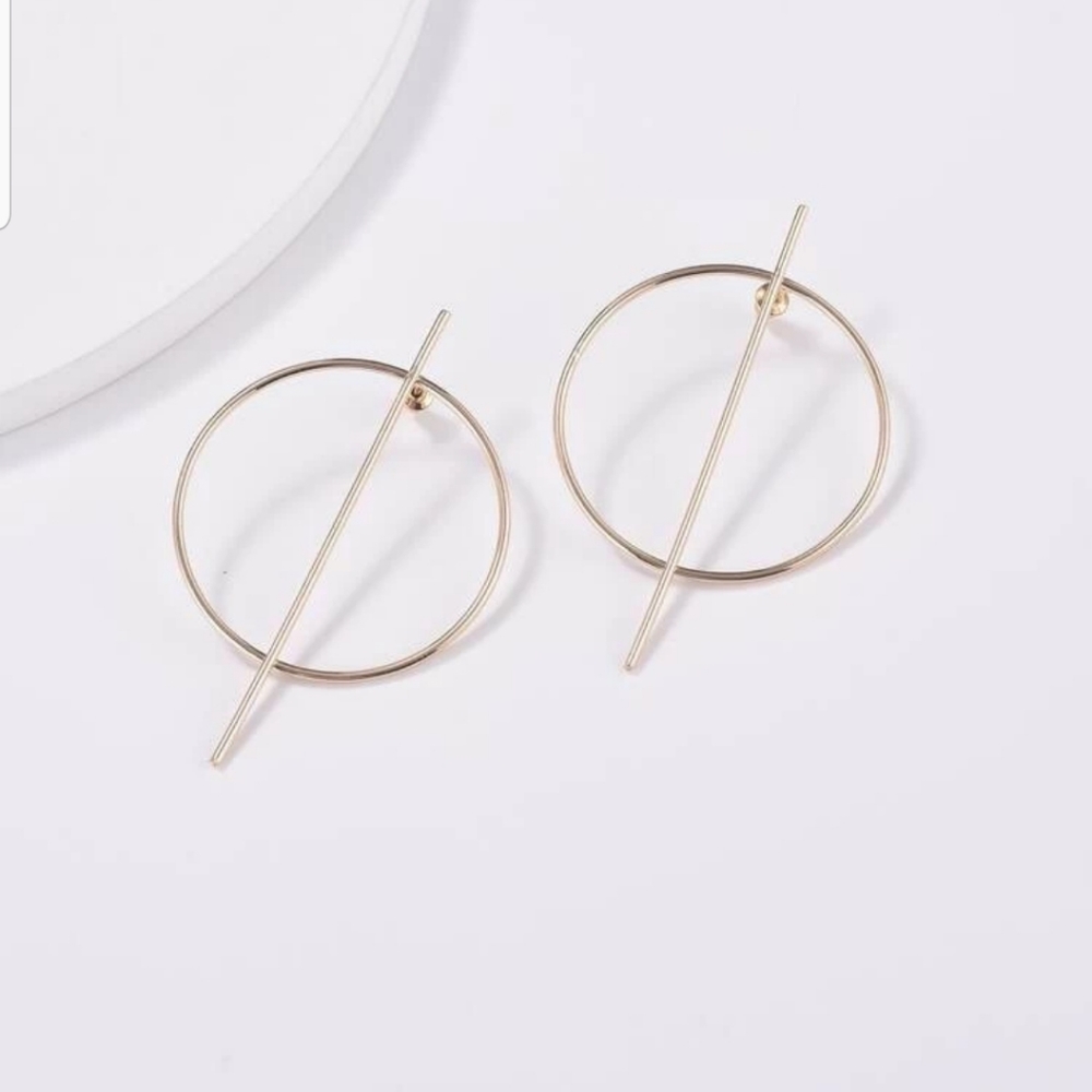 *Hannah* Hoop and Bar Earrings - Picture 4 of 5